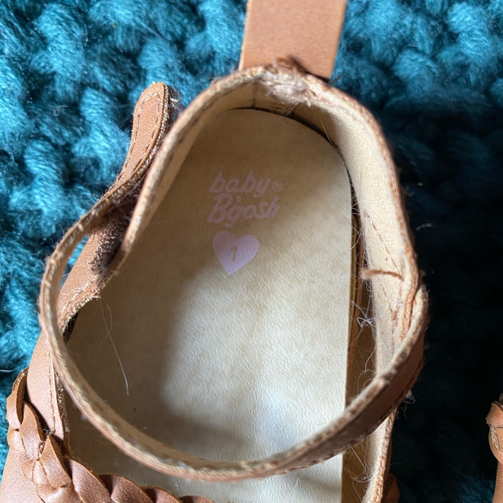 Baby B’Gosh sandals - Picture 2 of 3